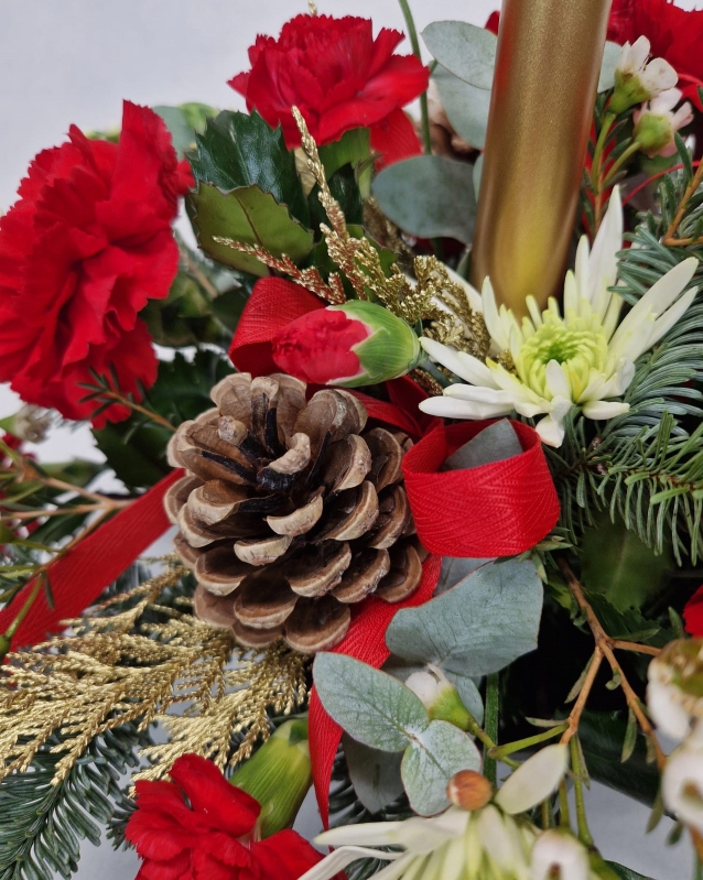 Classic Christmas Candle Arrangement